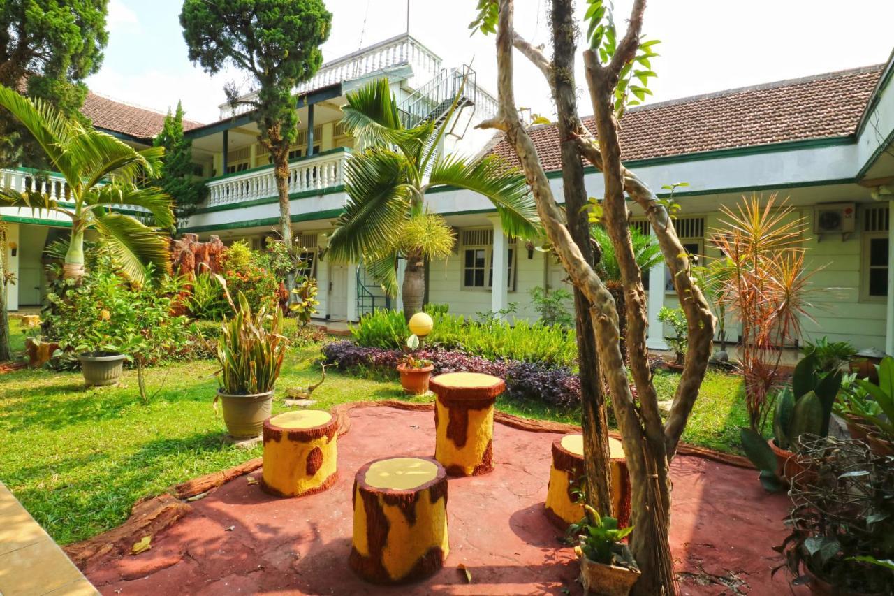 Hotel Camelia Malang Luaran gambar