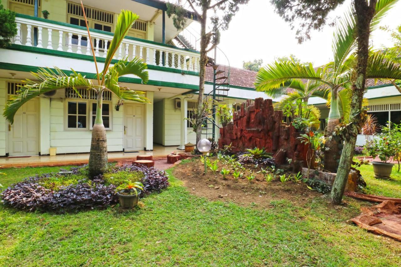 Hotel Camelia Malang Luaran gambar