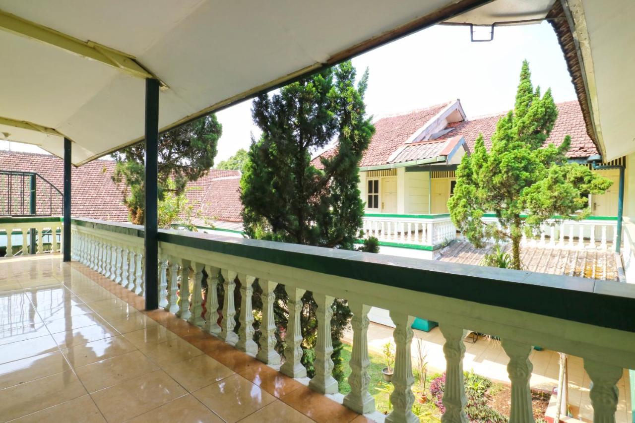 Hotel Camelia Malang Luaran gambar